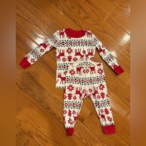 Hanna Andersson Red and White Reindeer Pajama Set - 2T
